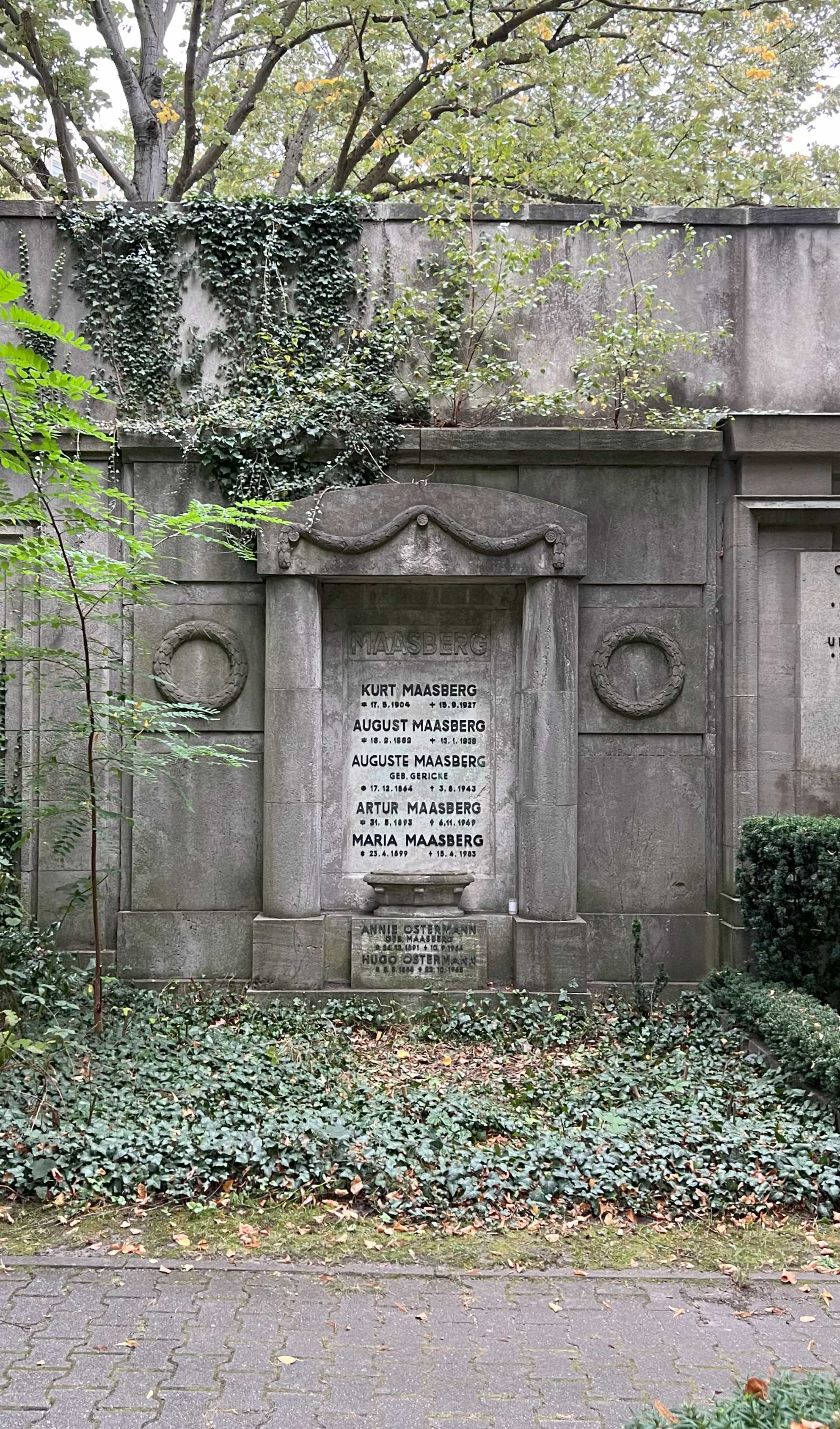 Grabstein Hugo Ostermann, Friedhof Wilmersdorf, Berlin