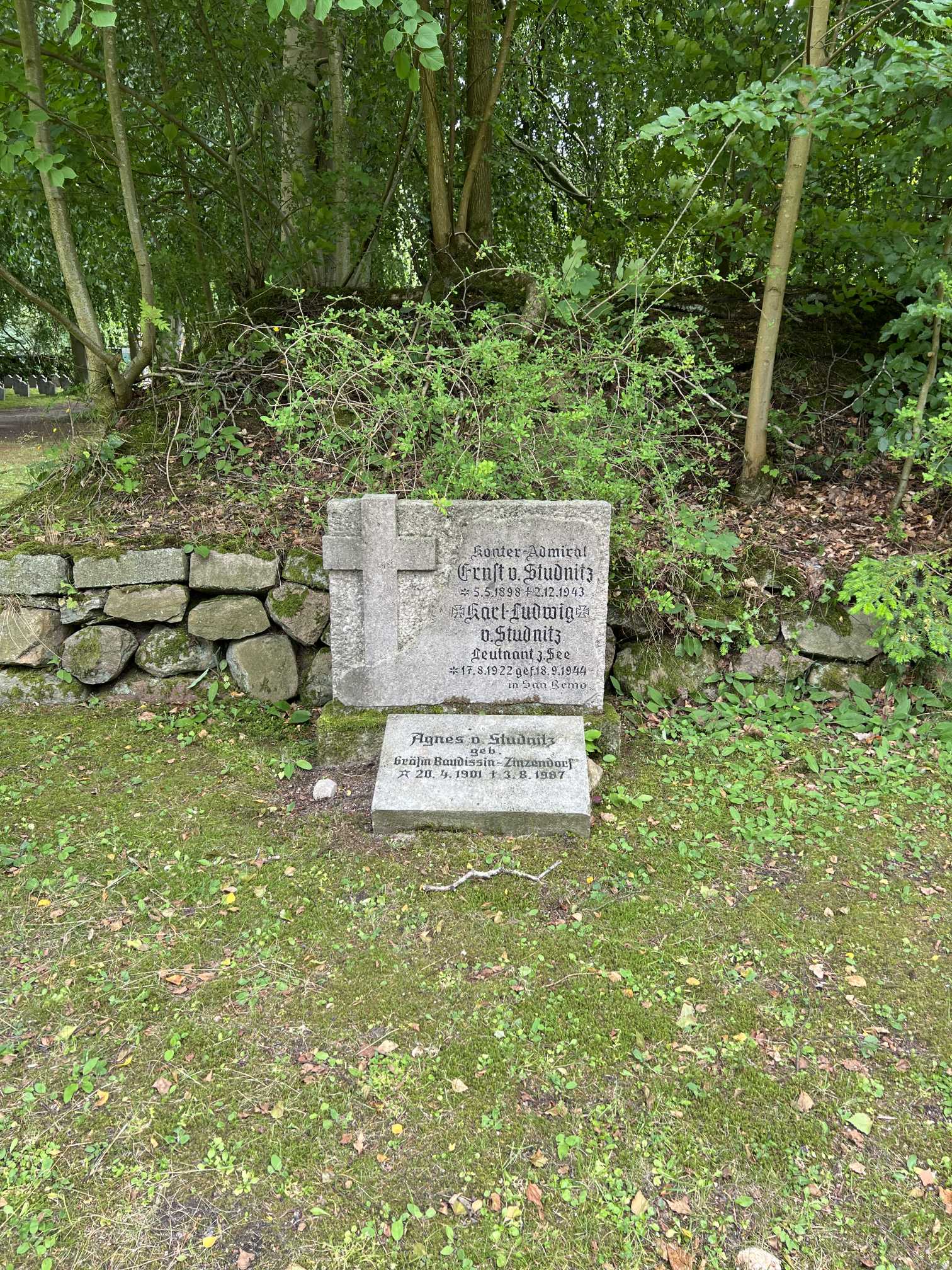 Grabstein Ernst von Studnitz, Nordfriedhof, Kiel, Schleswig-Holstein