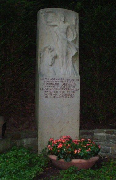 Grabstein Emma Adenauer, geb. Weyer, Waldfriedhof Rhöndorf bei Bonn