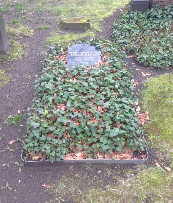 Grabstein Heinrich von Bünau, Invalidenfriedhof Berlin, Deutschland