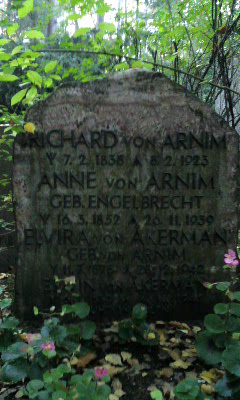 Grabsteibn Elvira von Akermann, geb. von Arnim, Parkfriedhof Lichterfelde, Berlin