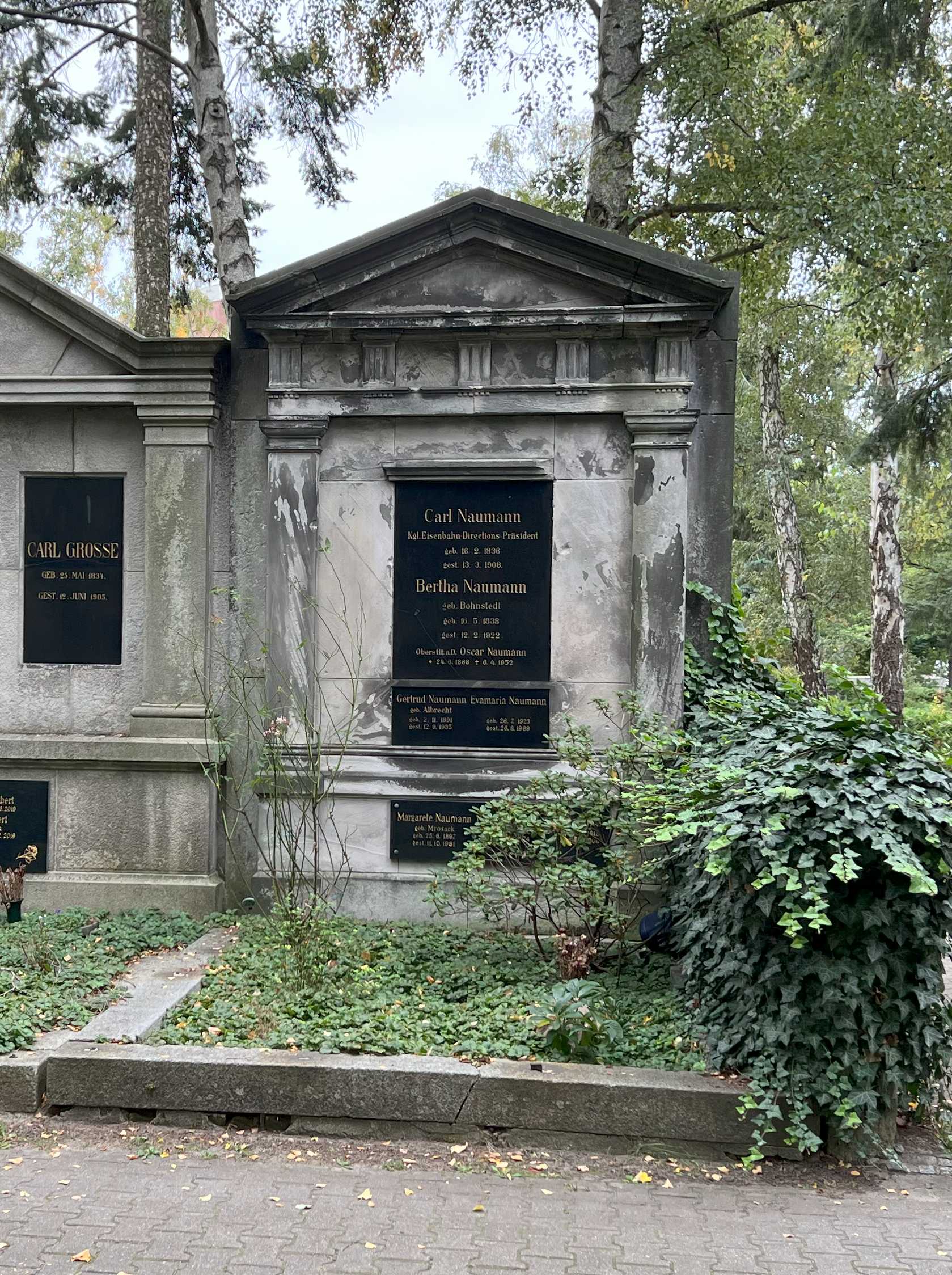 Grabstein Bertha Naumann, geb. Bohnstedt, Friedhof Wilmersdorf, Berlin