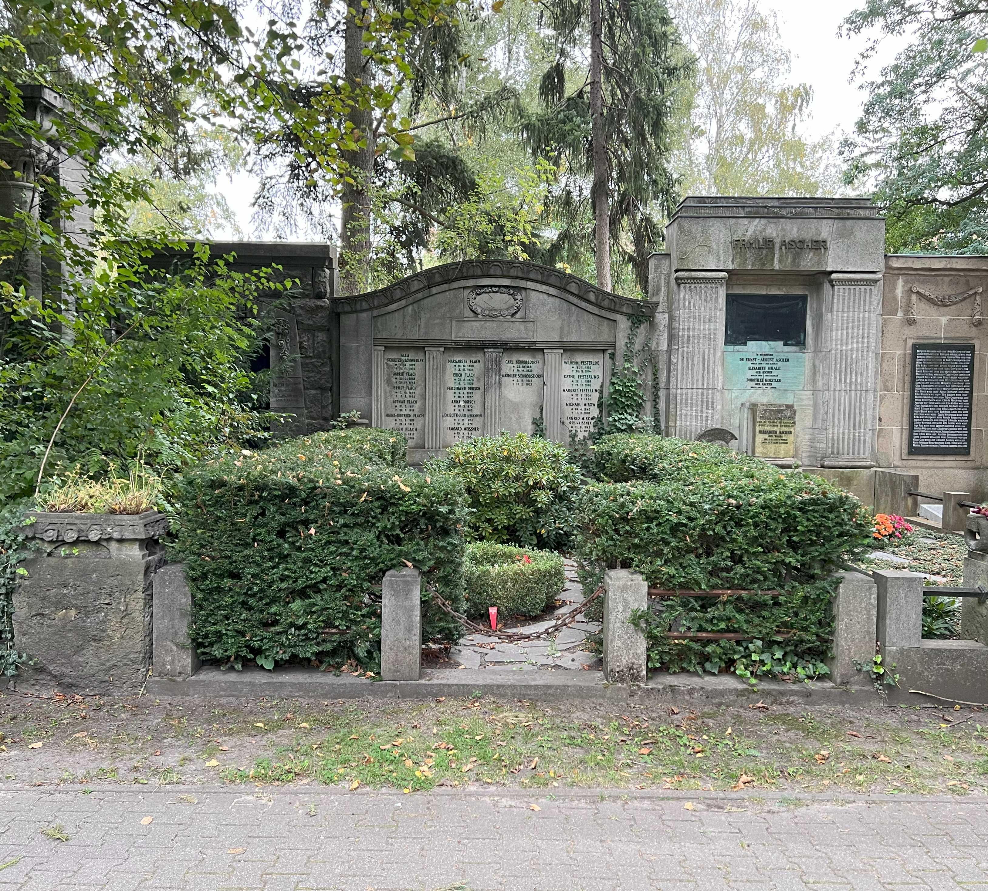 Grabstein Ingrid Mirow, geb. Meißner, Friedhof Wilmersdorf, Berlin